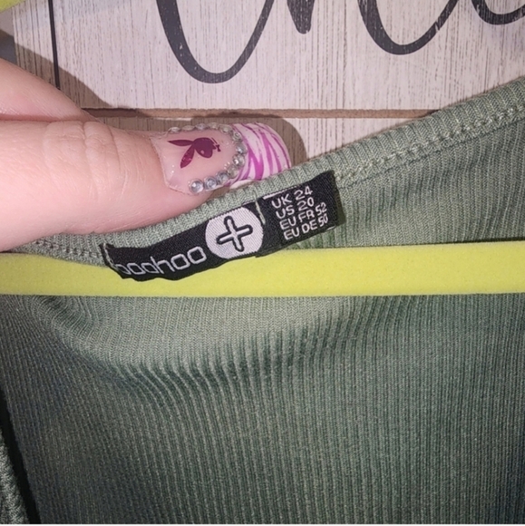 🍂🍁⚘️BOOHOO PLUS RIB WRAP CAP SLEEVE PEPLUM TOP 20 - Picture 3 of 6